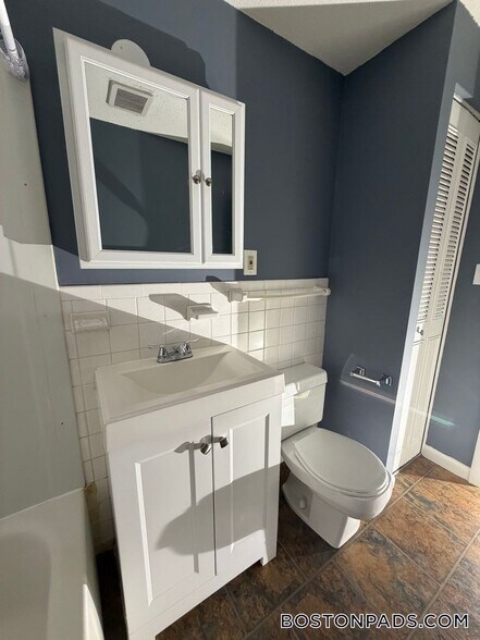 Building Photo - 345 Hildreth St