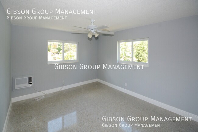 Building Photo - 806 NE 16th St