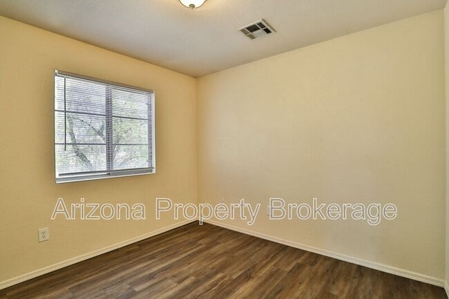 Building Photo - 1330 S Red Rock St