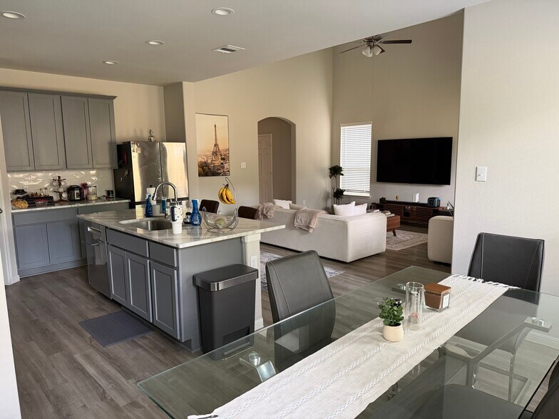 Building Photo - 27094 Grey Fox Run