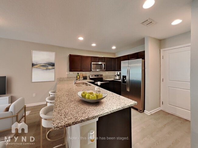 Building Photo - 758 Henley Ct