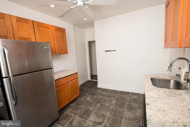 Building Photo - 1129 McKean St