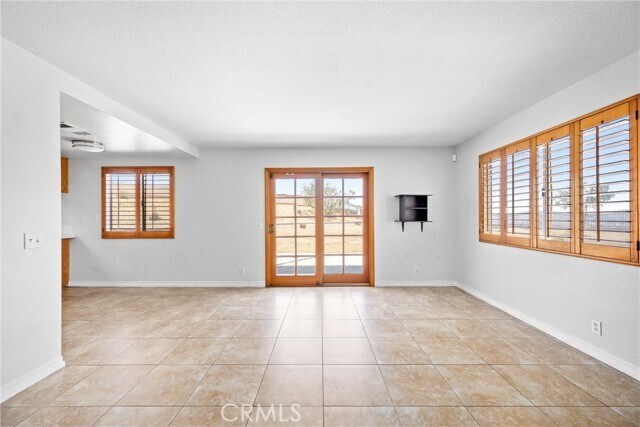 Building Photo - 10703 Valley Dr