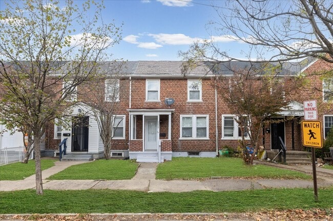 Primary Photo - 1215 S Octagon Rd