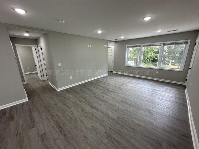 Building Photo - 12317 Metlock Rd