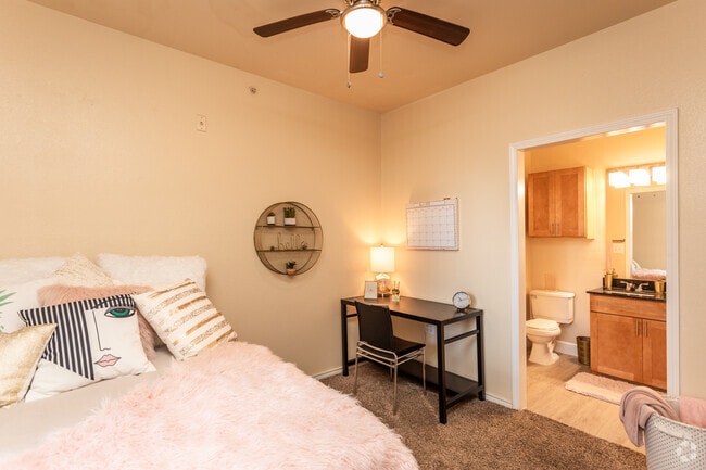 2BR, 2BA - 760SF Bedroom - The Foundry