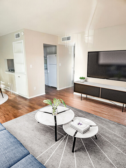 Building Photo - Amigos Del Sol Apartments