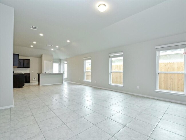 Building Photo - 208 Trailside Ln