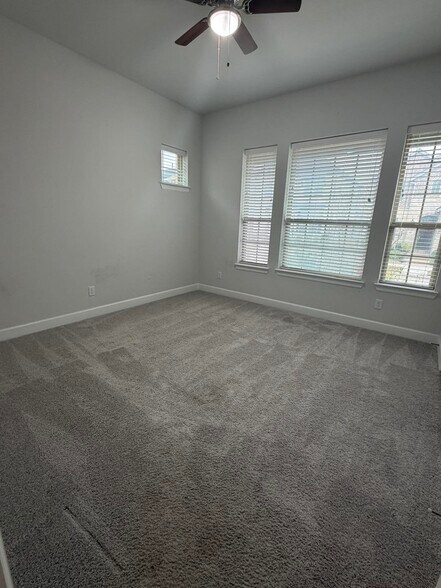 Building Photo - 1803 Desert Willow Way