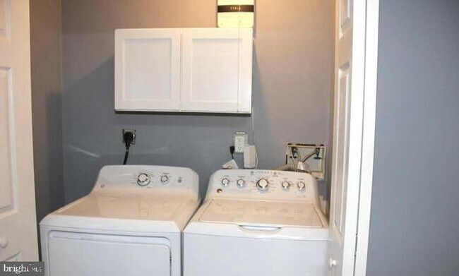 Building Photo - 12346 Sweetbriar Pl