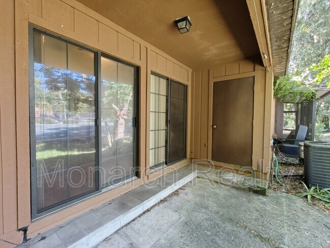Building Photo - 830 SW 56th Terrace