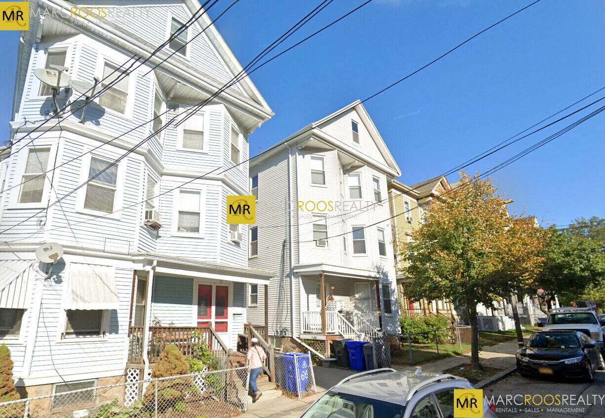 Building Photo - 69 Calumet St