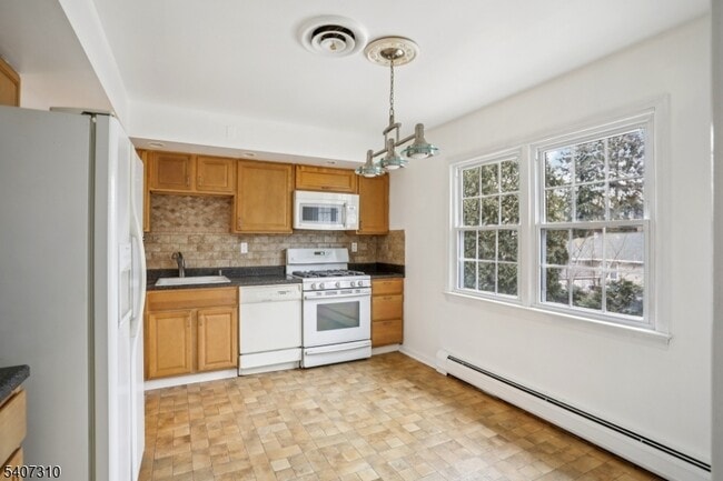 Building Photo - 254 Darlington Ave