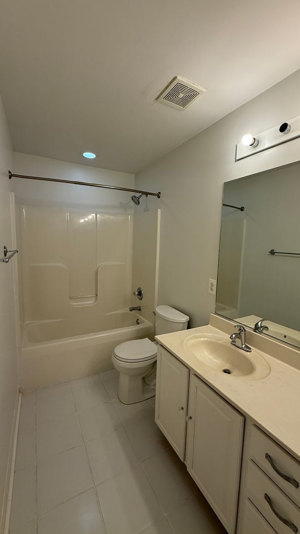 Building Photo - Spacious Colonial in Austin Ridge