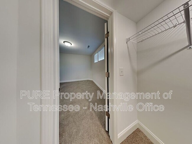 Building Photo - 1750 Park Terrace Ln