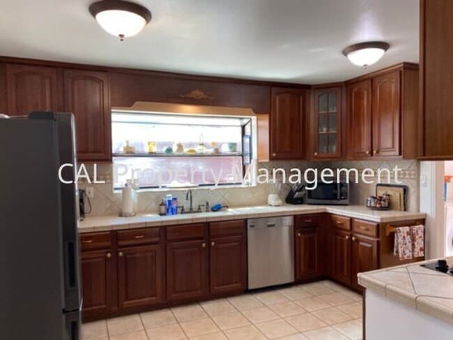 Building Photo - Beautiful 4 Bedroom Home in Salinas, CA