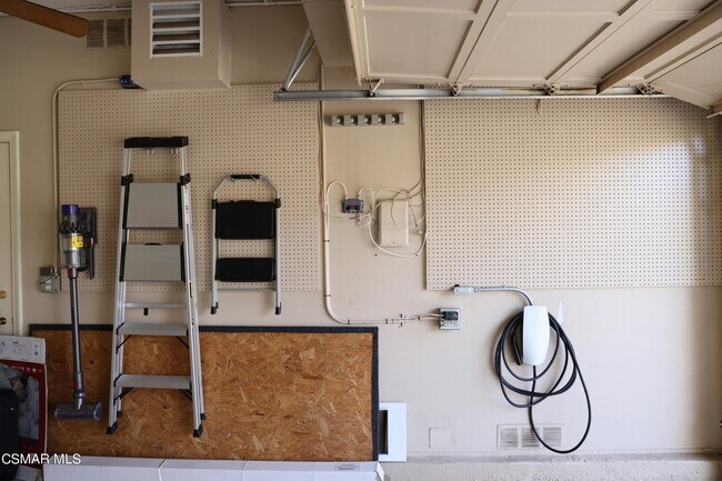 Building Photo - 4328 Park Verdi