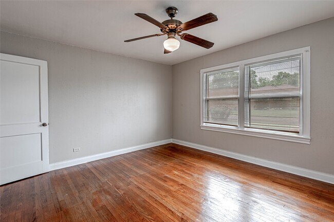 Building Photo - 1312 16th St