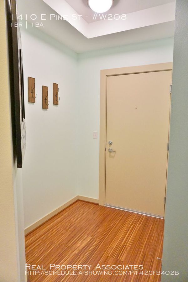 Building Photo - Braeburn Apartment