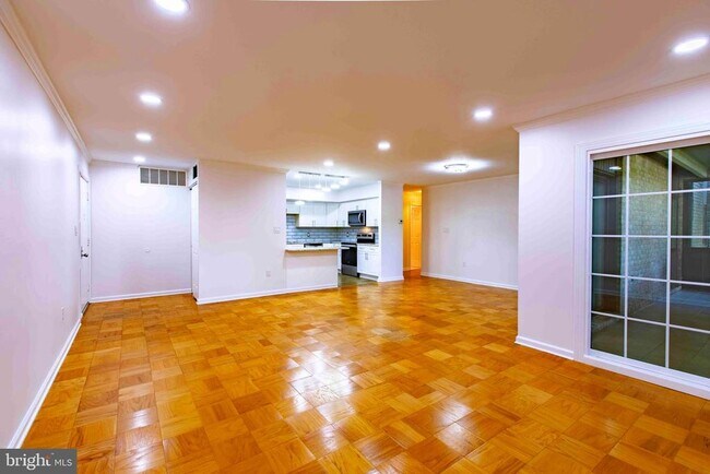Building Photo - 1 Stonehenge Cir