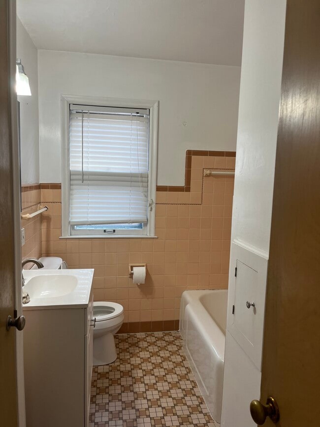 Building Photo - 2643 N 63rd St