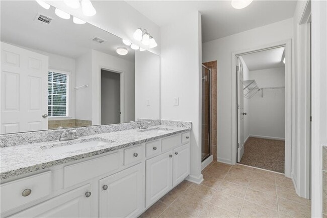 Building Photo - 3680 Moor Pointe Dr