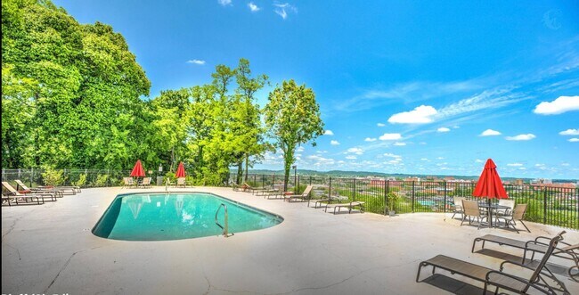Building Photo - Knoxville 37920 - 3 bedroom, 3 bath home i...