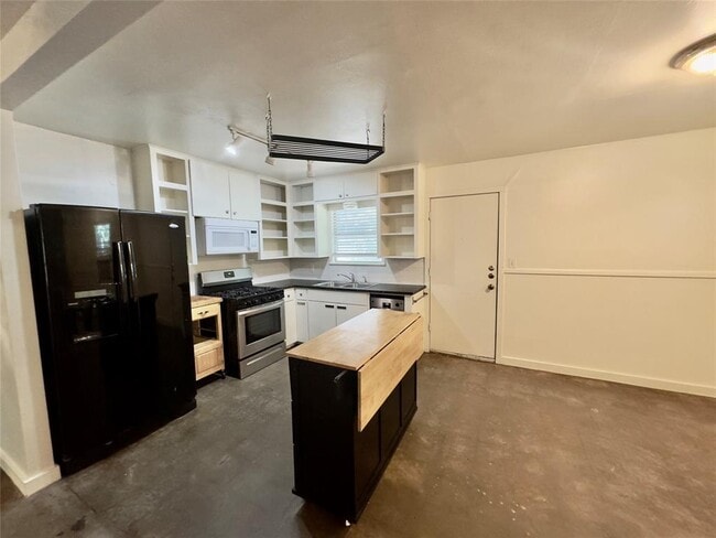 Building Photo - 4708 Red River St