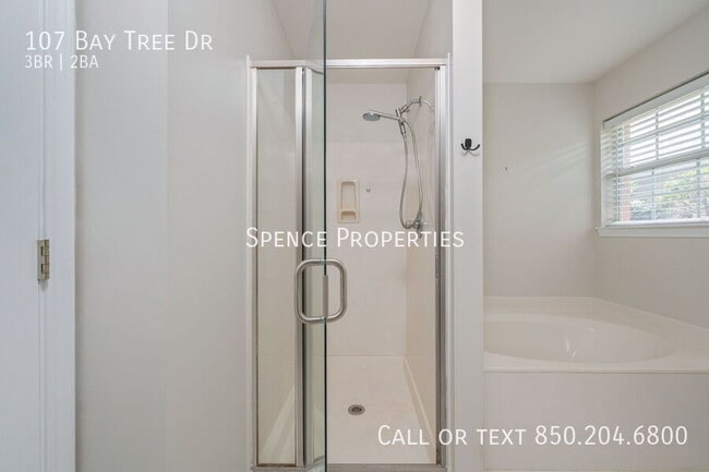 Building Photo - 107 Bay Tree Dr
