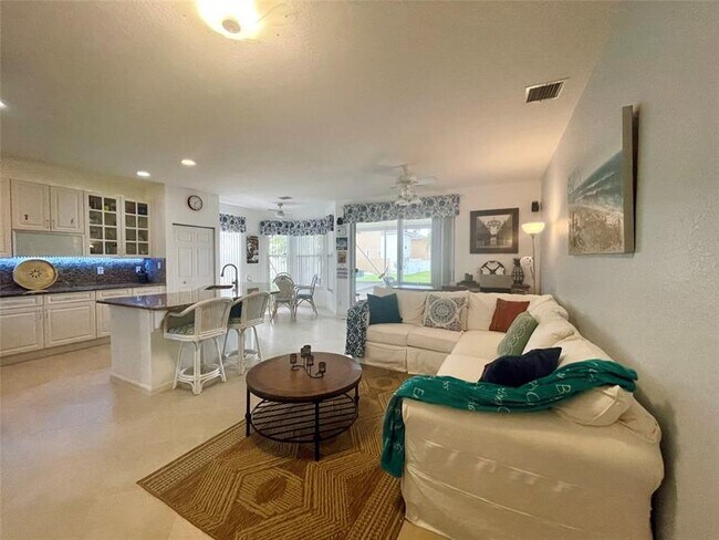 Building Photo - 6911 Sea Daisy Dr