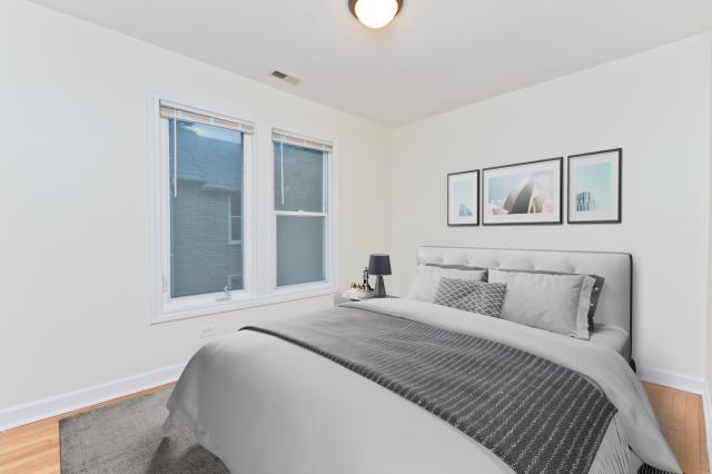 Building Photo - 3 bedroom in Evanston IL 60201