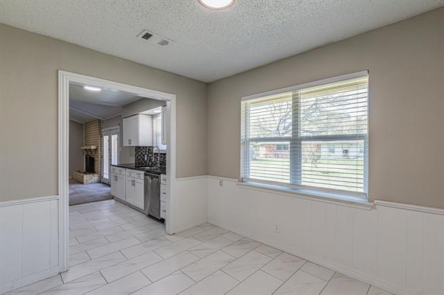 Building Photo - 311 Hedgerow Ln