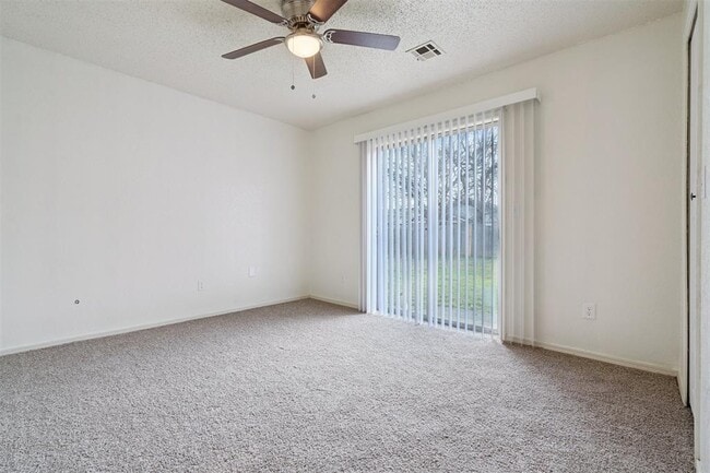 Building Photo - 6203 SE 47th St