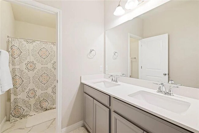 Building Photo - 165 Carlina Lp
