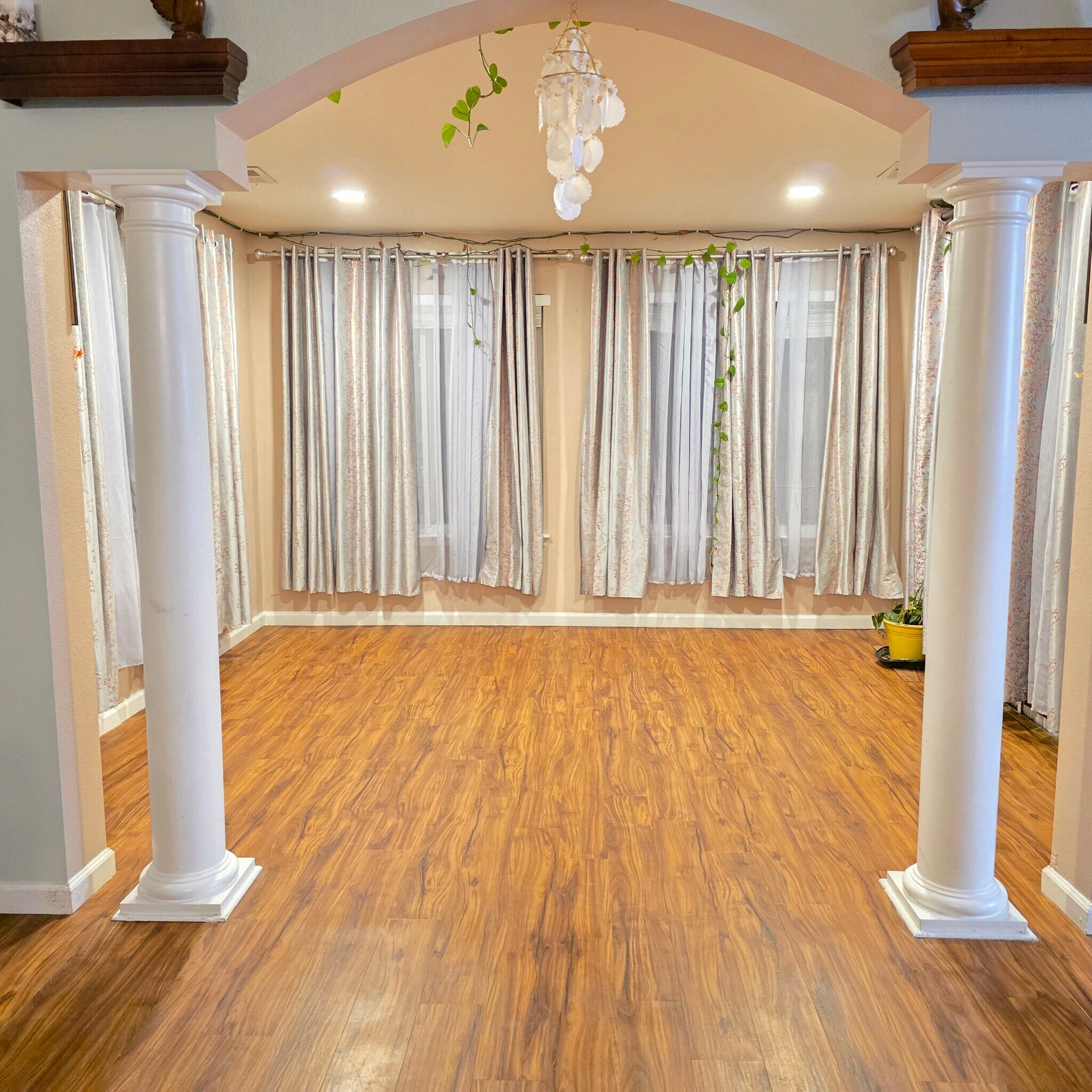 Carolina room - 4001 Blackwolf Dr