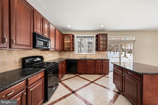 Building Photo - 120 Elizabeth Ct