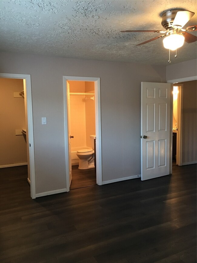 Building Photo - 3010 Beecave Dr