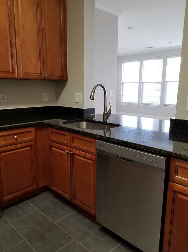 Building Photo - 2700 Bellforest Ct