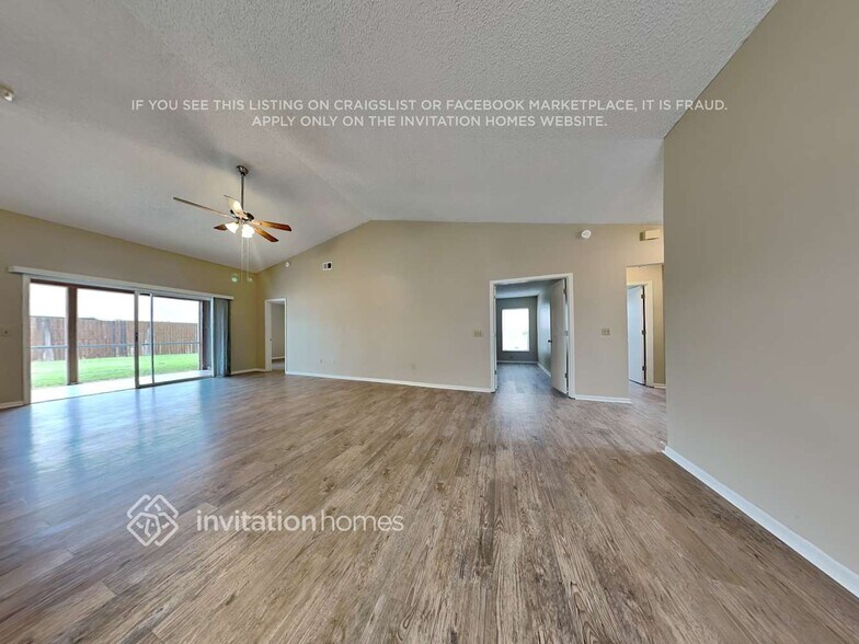 Building Photo - 2033 Crosshair Cir