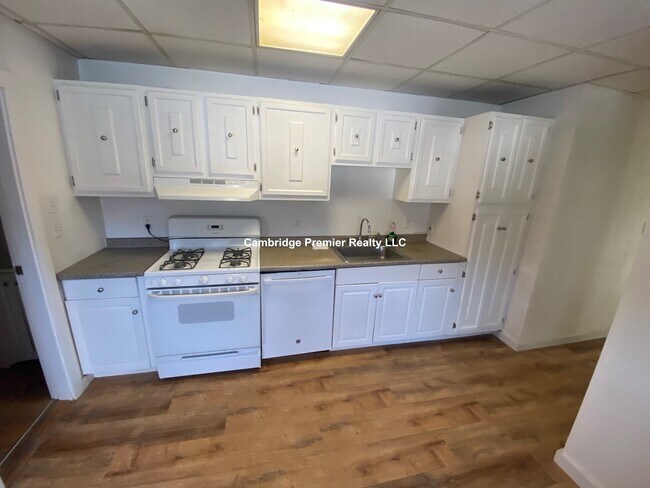 Building Photo - 46 Almont St