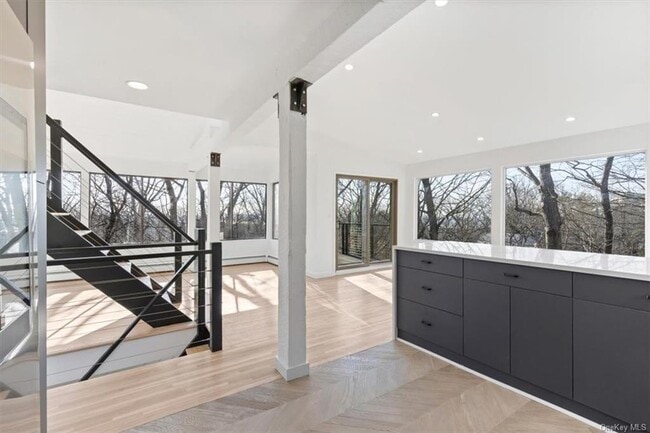 Building Photo - 294 Riverview Rd