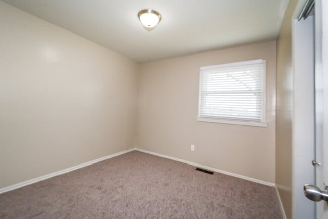 Building Photo - 760 Hazelvalley Dr