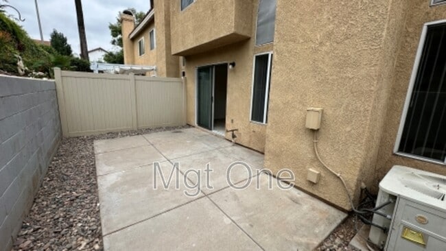 Building Photo - 2050 Napoli Ct