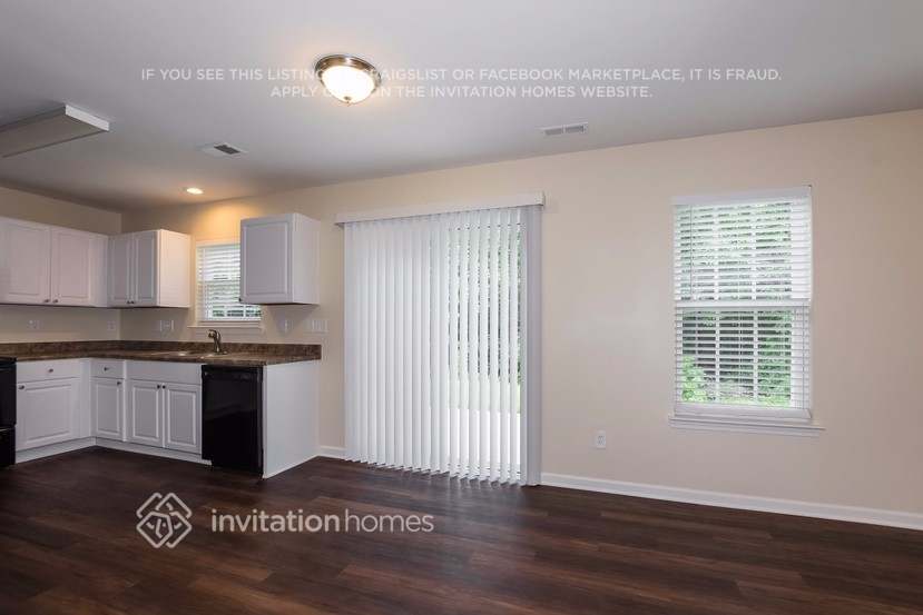 Building Photo - 5219 Grass Ridge Dr