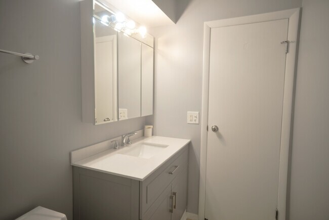 Building Photo - 1205 Pleasant Run Dr
