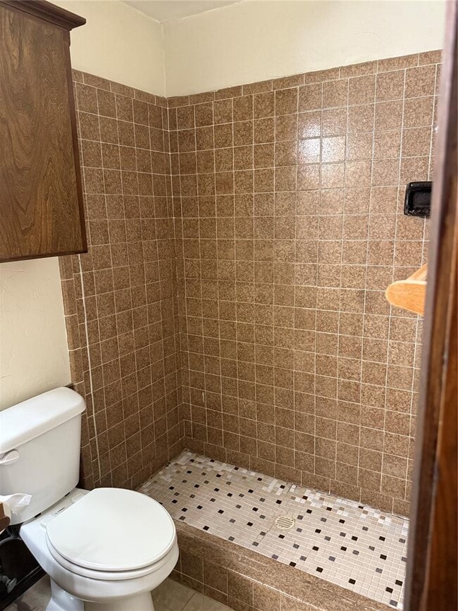 Building Photo - 1018 Summerton Pl