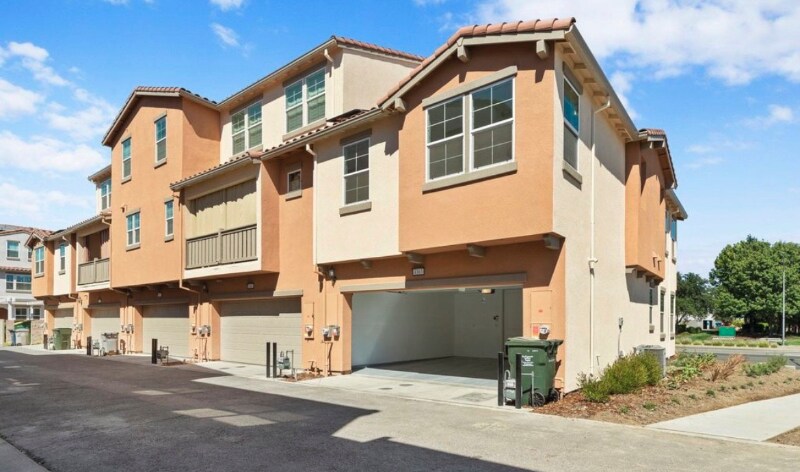 Building Photo - 4363 E Commerce Way