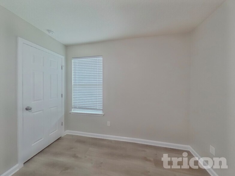 Building Photo - 77089 Crosscut Wy