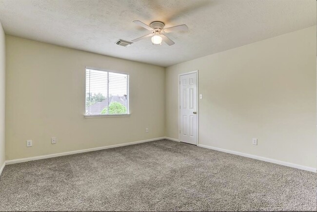 Building Photo - 3306 Signal Hill Dr