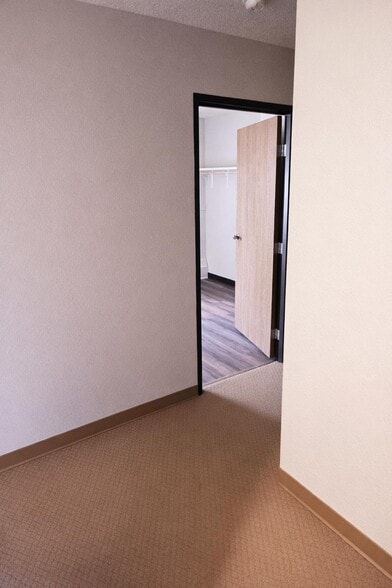 Building Photo - 524 N Grant St